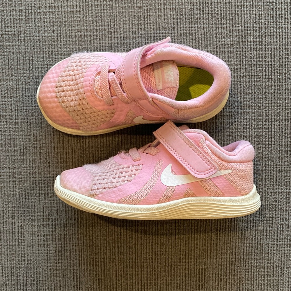 Nike Toddler Revolution 4